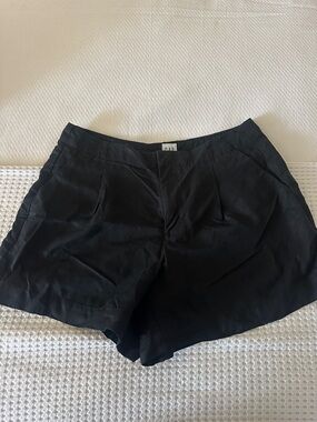 GAP Black Women’s Tailored Shorts